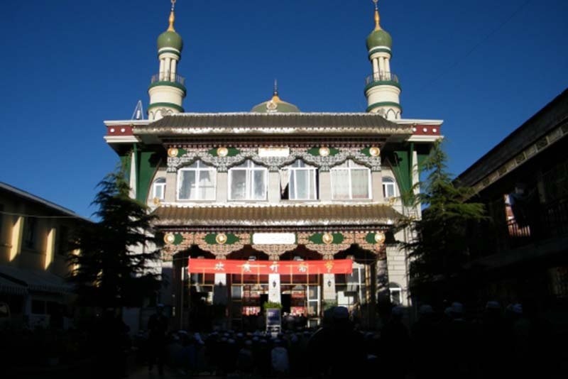 The House of the Far-Reaching Arrows: How a Dalai Lama Gifted a Mosque to Muslims Sufi Pearls