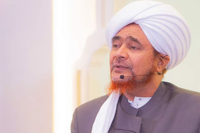 The Life and Legacy of Al-Habib Umar bin Hafiz: A Global Guide of the Ba Alawi Path